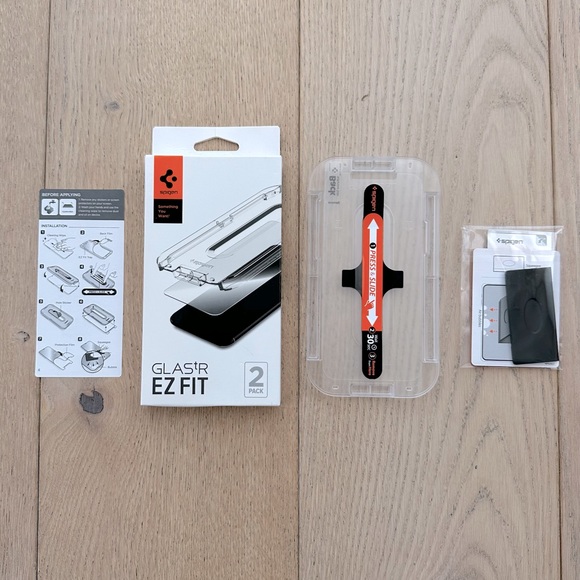🆕 Spigen iPhone 12/12 Pro Screen Protector EZ FIT GLAS.tR SLIM - Picture 2 of 4